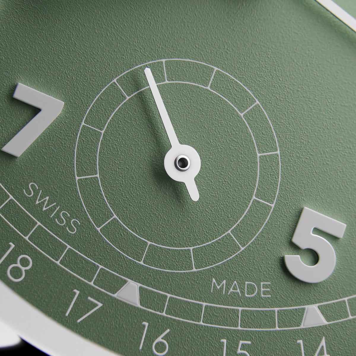BIG CROWN POINTER DATE