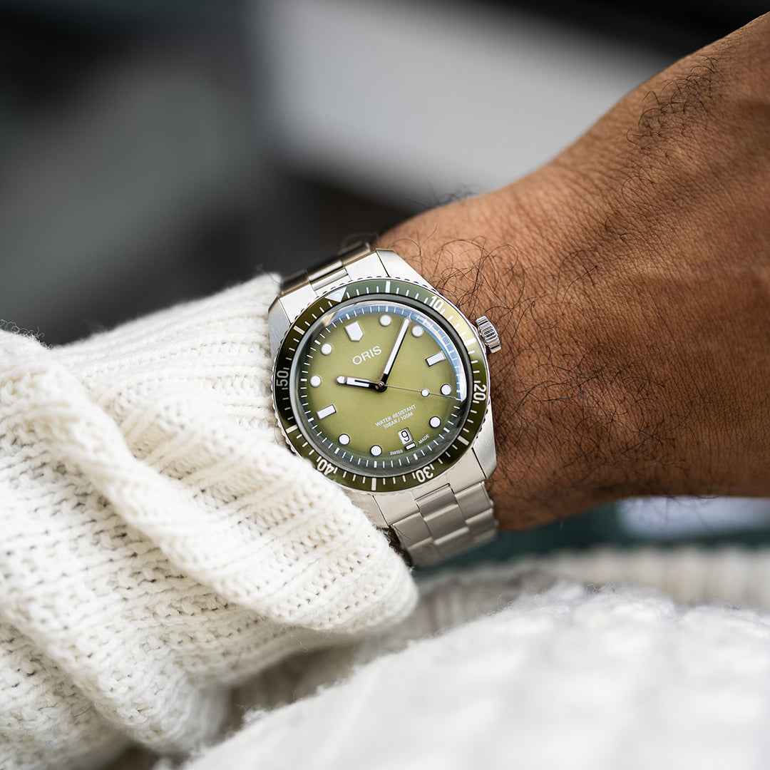 DIVERS SIXTY-FIVE DATE