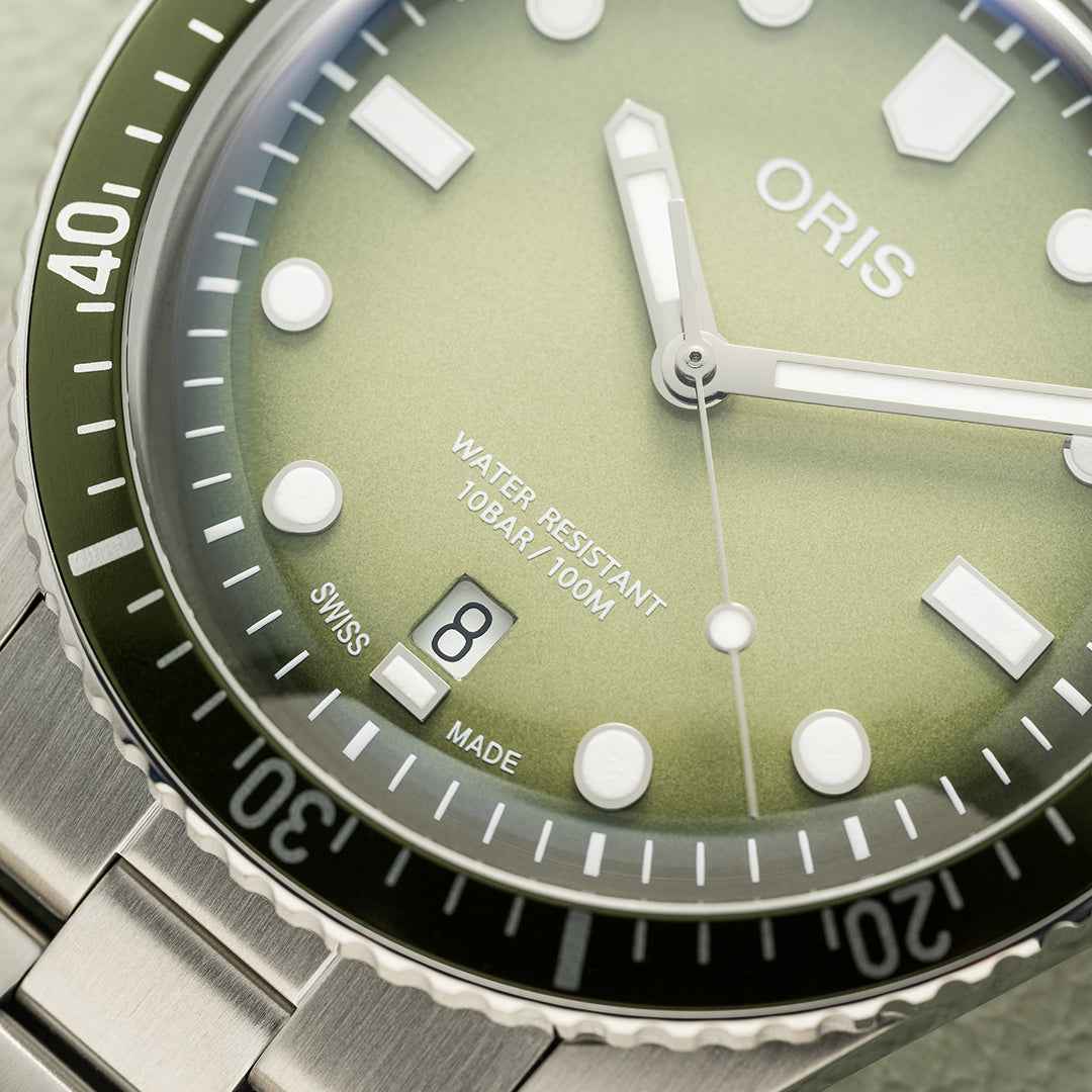 DIVERS SIXTY-FIVE DATE
