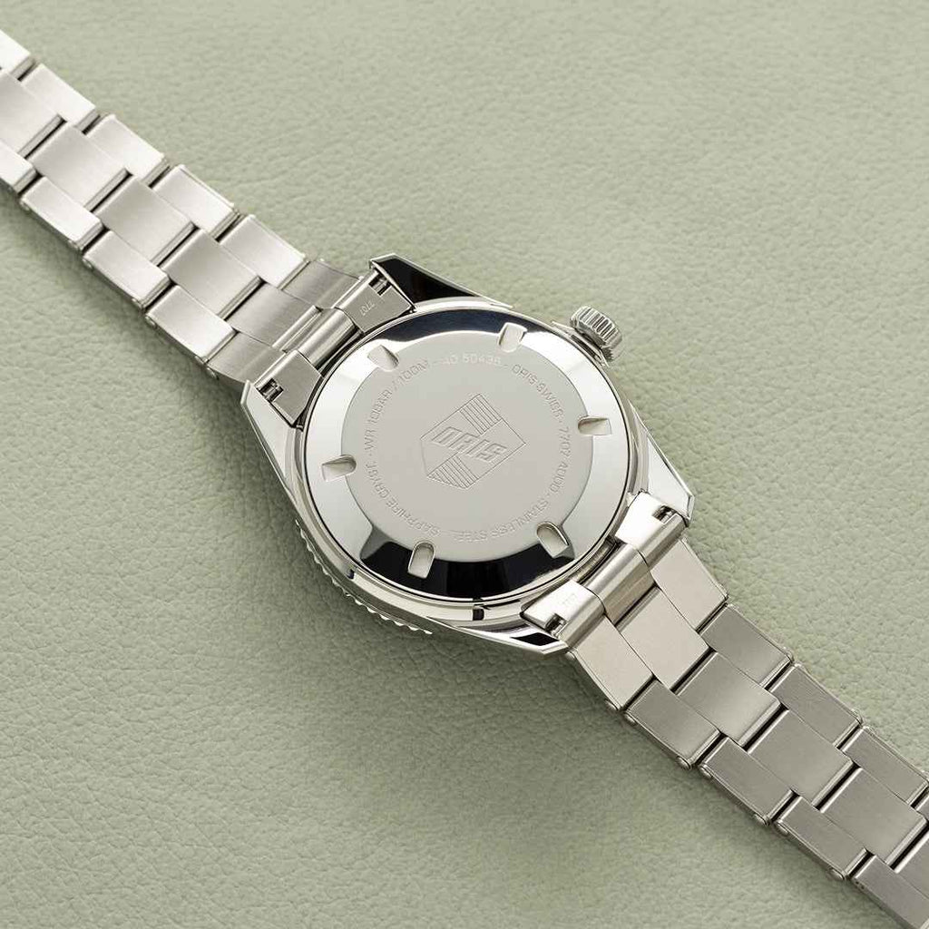 DIVERS SIXTY-FIVE DATE