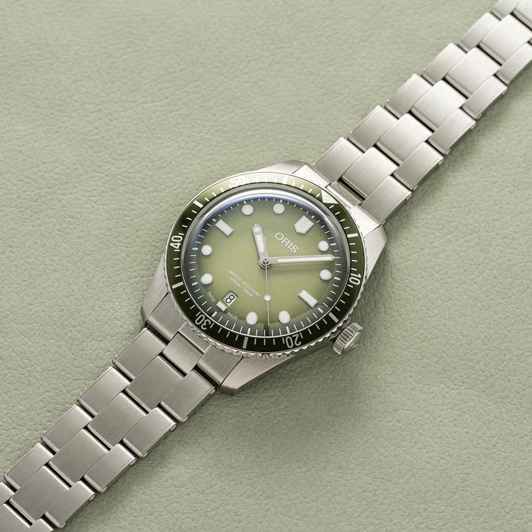 DIVERS SIXTY-FIVE DATE
